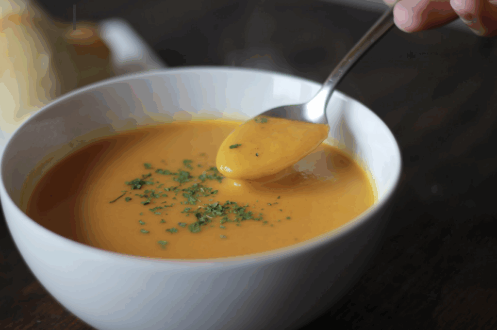 Gingered Butternut Squash Soup to Thanksgiving