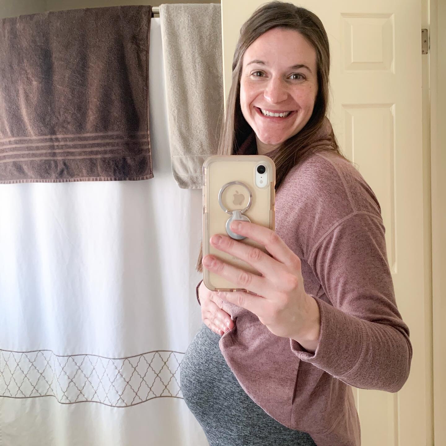 One minute we are loving up on the pregnant belly - then almost immediately after birth, it&rsquo;s like we try to hide any evidence of what the body just did. ⁣
⁣
Grew, developed, and nurtured a baby! Another human! ⁣
⁣
We quickly try to hid